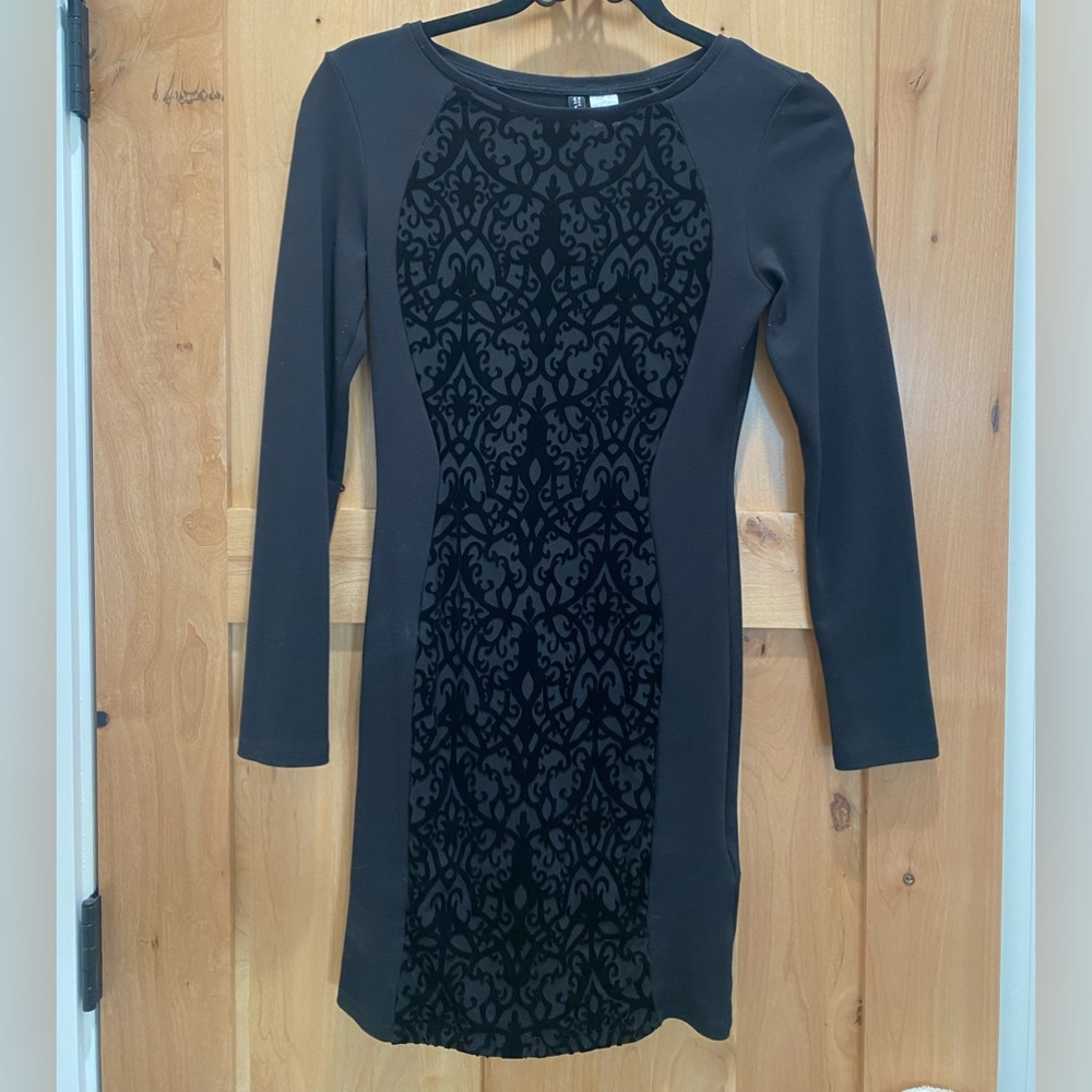H&M LBD with long sleeves and felt flattering design on front
